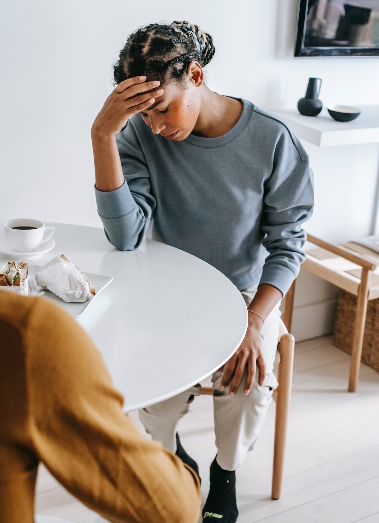 грустная девушка