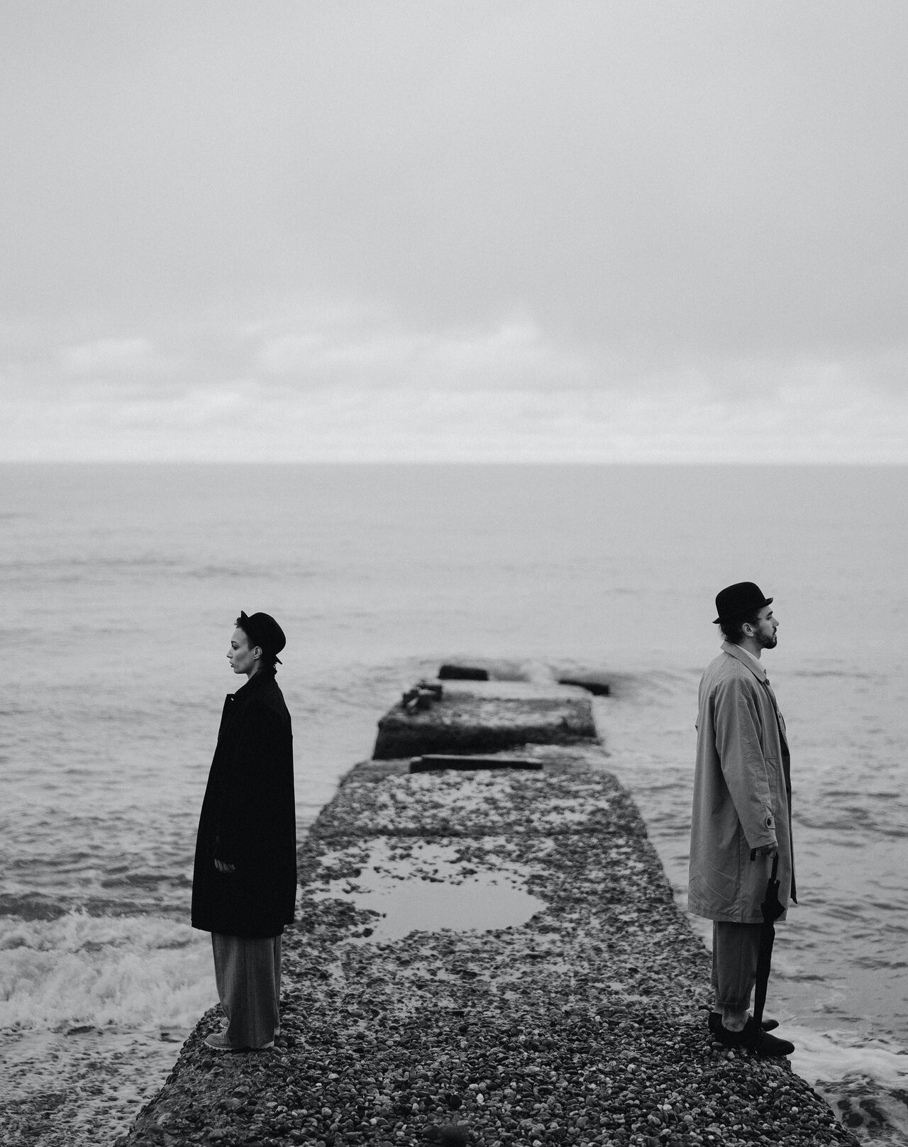 пара на пирсе