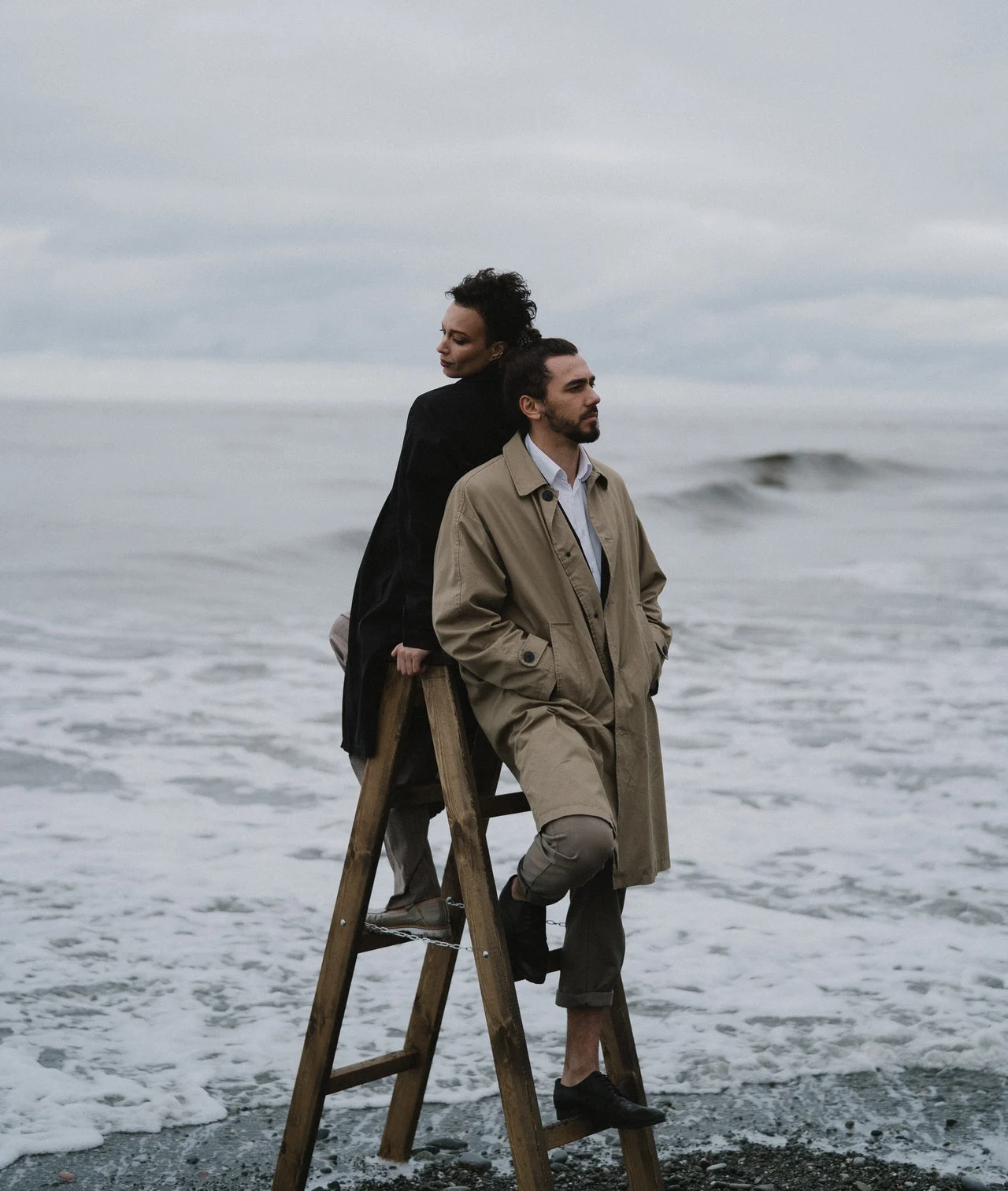 пара на море