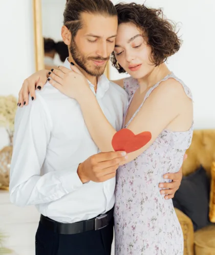 пара с сердечком