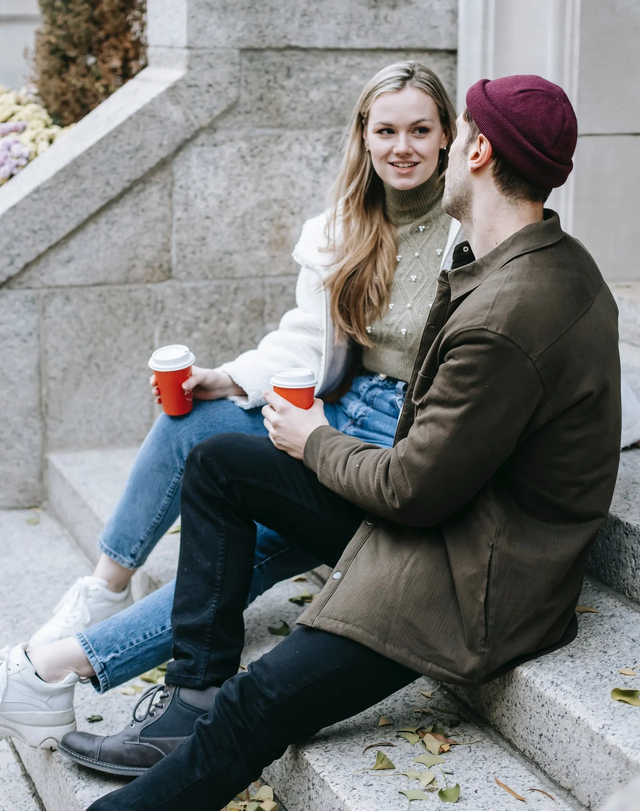 пара на улице