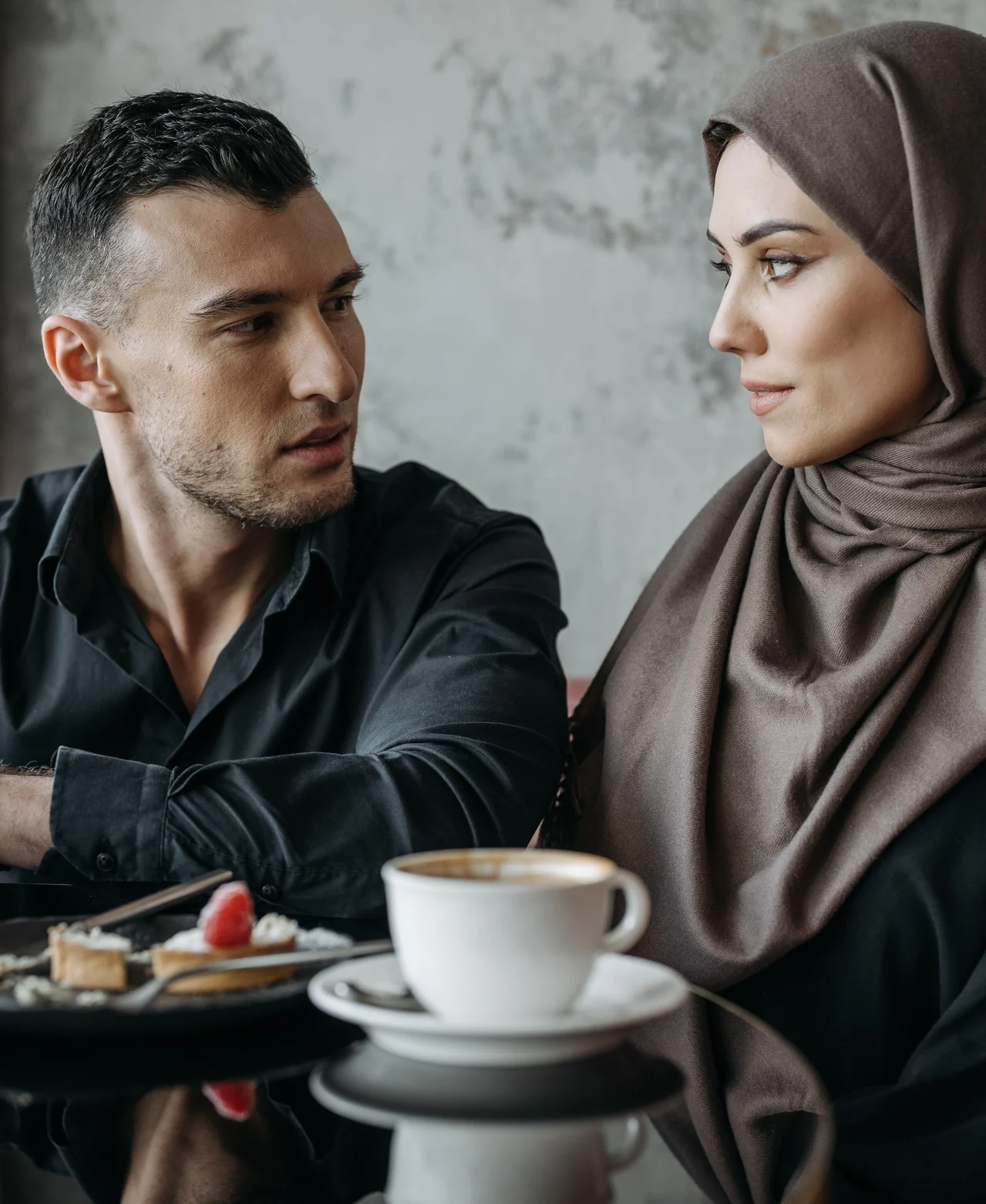 пара за завтраком