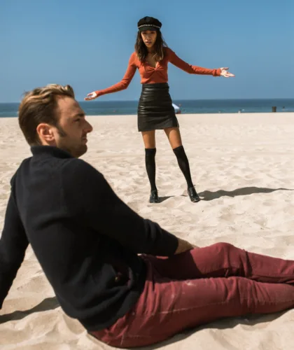 пара ссорится