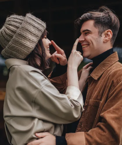 пара на улице